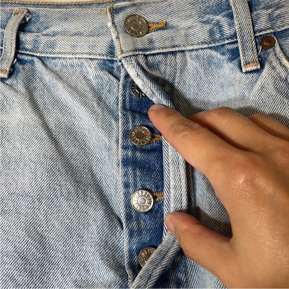 NEW! AGOLDE Parker Button Fly High Waist Distressed Denim Shorts. 31. - Picture 3 of 12